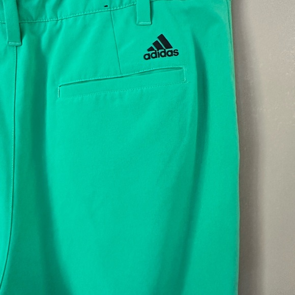 NEW! ADIDAS Men’s Golf Shorts Size 34 - Picture 2 of 6